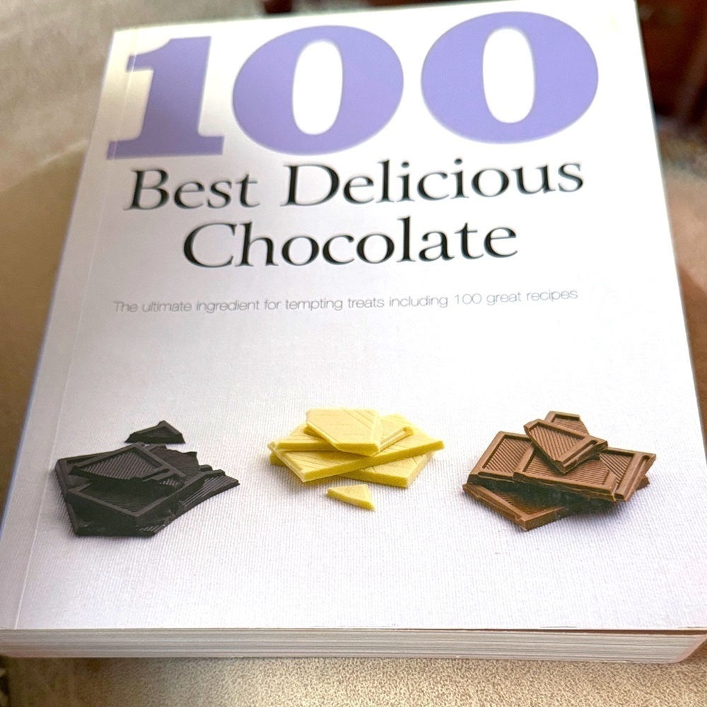 100 Best Delicious Chocolate Tempting Treats Recipes Book EUC